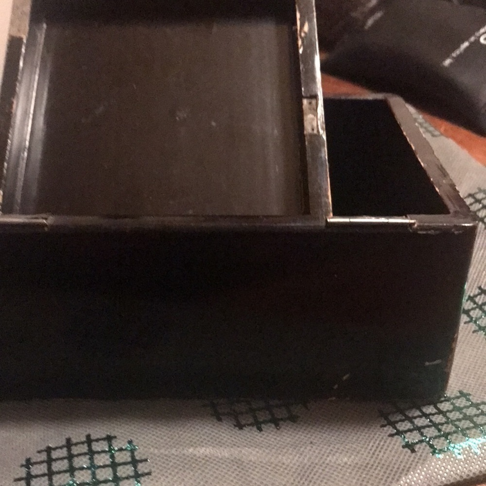 JAPANESE Lacquer Box - Picture 6 of 8